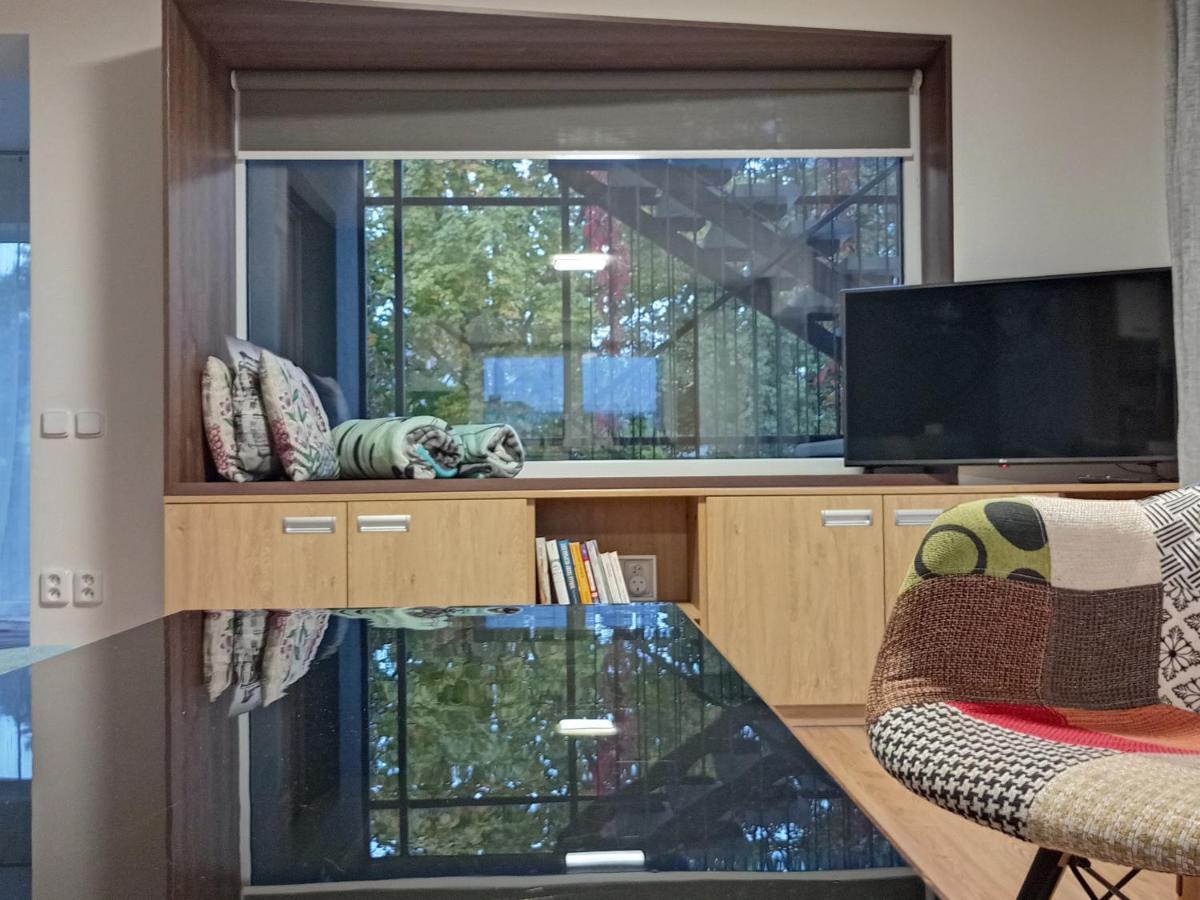 Vila Vekose - Apartman S Terasou A Zahradou Hradec Králové Dış mekan fotoğraf